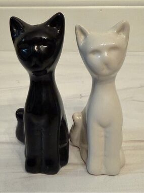 MCM black and white cats salt and pepper set